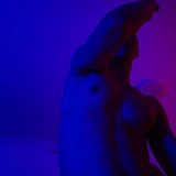 刚刚