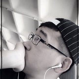 黄瓜蘸糖吃