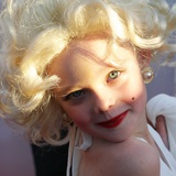 Nicole:)Lee