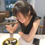 颦楚萌