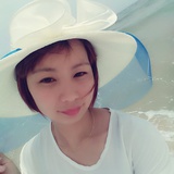 霏  婷