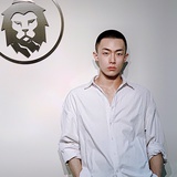 噔噔