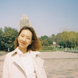 景   三