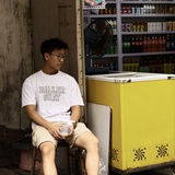 背着相机晃悠