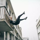 白手和3