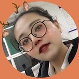 采蘑菇的小姑娘