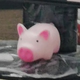 粉色塑料小猪