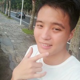 一只白