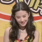 嗷凹