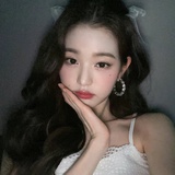 十七岁吃瓜少女