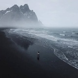 远山淡影