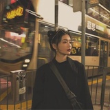 隐匿云间.