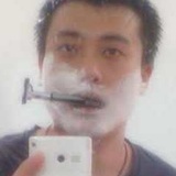 奔三的青少年