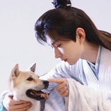 李小花（遛狗中