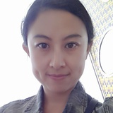 雕花木桌