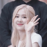 ROSÉ🌹