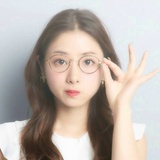 在动物园散步