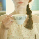 茜。