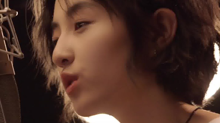 MV：张子枫演唱推广曲《举镜子的女孩》 (中文字幕)