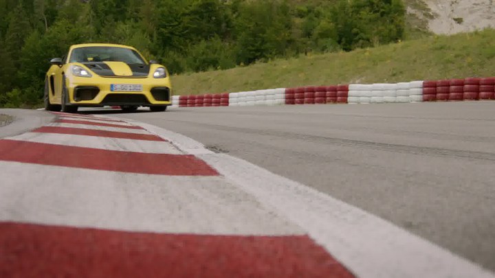 中国大陆预告片 (中文字幕)