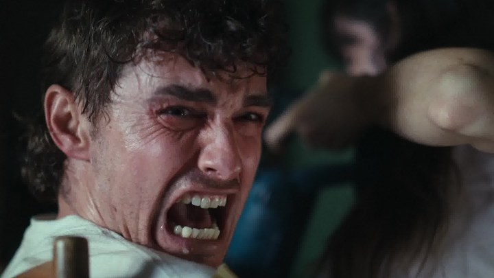 中国大陆预告片：“贴脸开吓”版 (中文字幕)